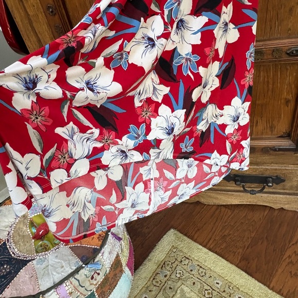 Jennifer Lopez Red and Blue Floral Maxi Dress - Picture 5 of 7